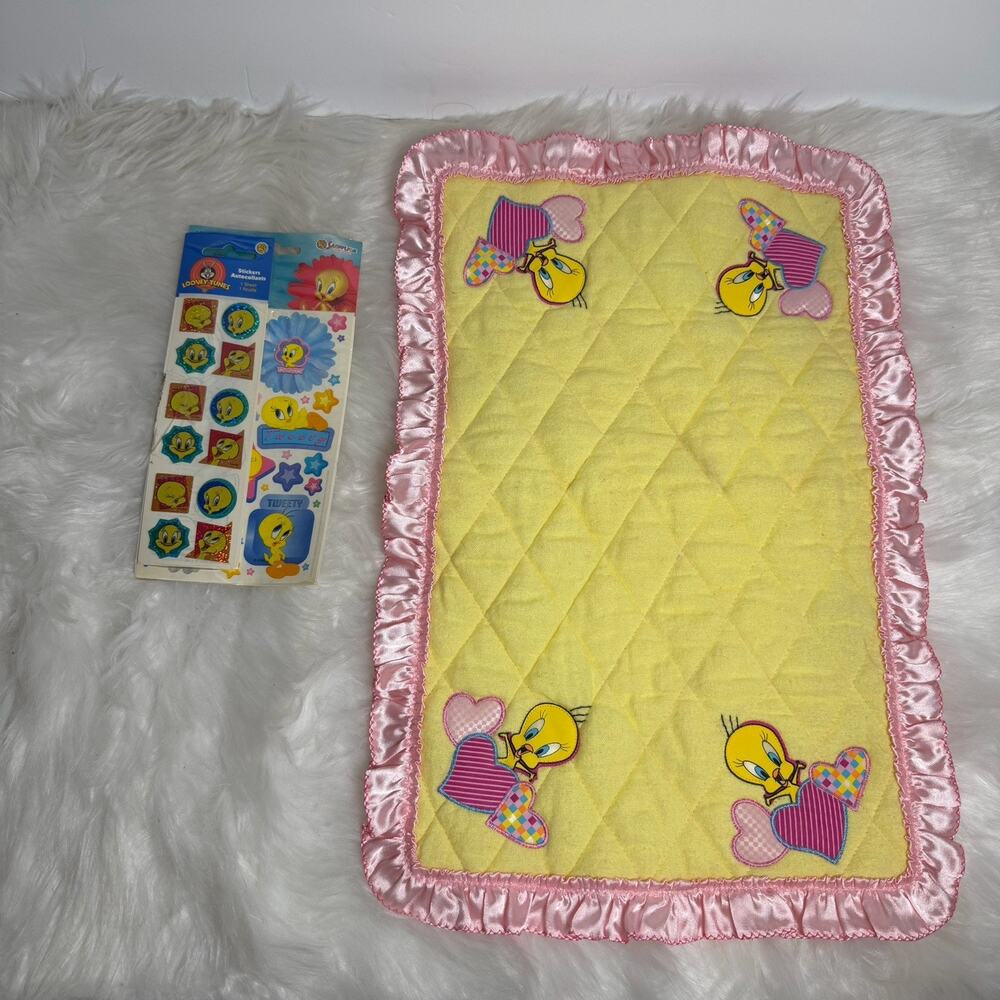 Vtg 1997 LOONEY TUNES TWEETY BIRD QUILTED BABY BLANKET LOVEY HEARTS & Stickers